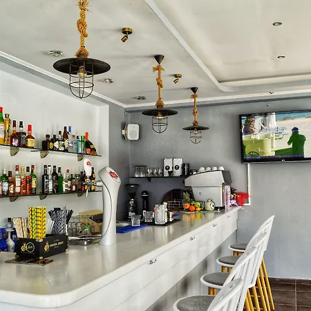 Sunrose Aparthotel 4*