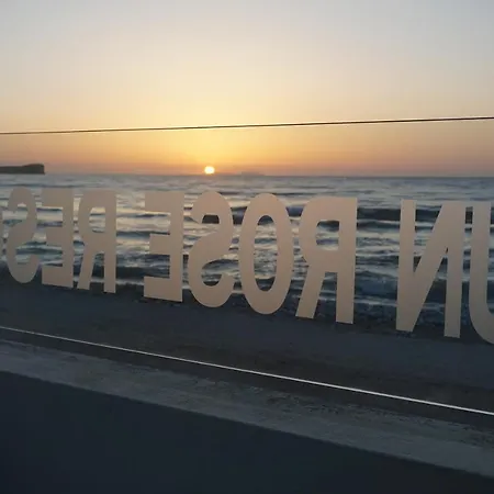 מלון דירות Sunrose אצ'ארבי